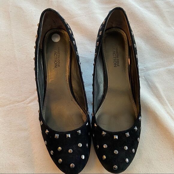 Kenneth Cole reaction heels with metal studs size 8, suede - Picture 1 of 11